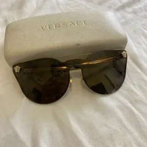 Authentic RARE Versace Cat Eye MOD 2120 Sunglasses Medusa Icon Italian RARE New VERSACE Medusa Icon JANUARY JONES Vintage  main image 3